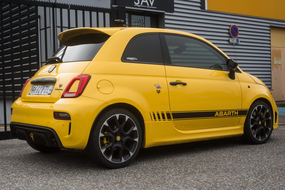 Abarth żółty auta z usa